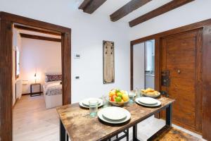 8 mins from San Marco, experience authentic Venice