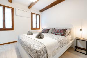 8 mins from San Marco, experience authentic Venice