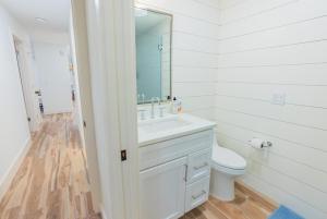 Breezy Beachside Views! Heated Pool & Pickleball!