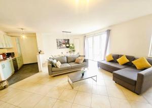 Exclusive 2 bedroom stay in the heat of Luxembourg gare