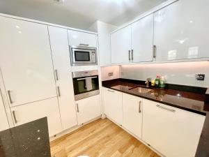 Modern 3-Bed, 2-Bath Detached House in Paddington near Hyde Park & Little Venice by NourNest Apartments