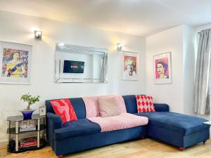 Modern 3-Bed, 2-Bath Detached House in Paddington near Hyde Park & Little Venice by NourNest Apartments