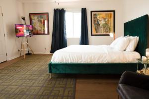 Curated Central Location LA