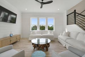 Deja Blue - Luxury Beach House with Private Pool & Rooftop Deck
