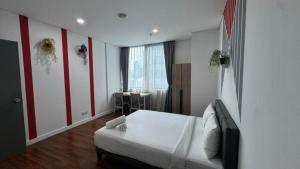 Mercu Summer Suites By Primelocation home Stay