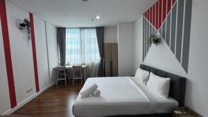 Mercu Summer Suites By Primelocation home Stay