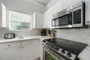 Destined to Be - Beach Cottage with Private Pool & Guest House