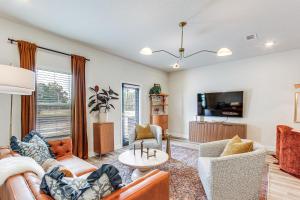 Walk to Biloxi Beach Fun! Chic and Updated Townhome