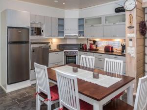 Holiday Home Kesärinne 14 by Interhome