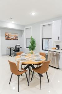 Easy Access to Times Square and Metlife Stadium Free Parking