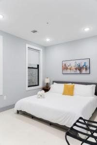 Easy Access to Times Square and Metlife Stadium Free Parking