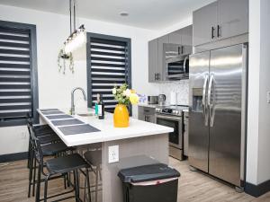 Great Location-20 Mins to NYC-Free Indoor Parking