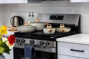 Quick NYC Access with Free Parking Two Bedrooms Near NYC