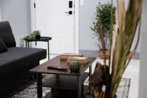 2 Bedroom Apt-City Adventure-Free Parking on Site