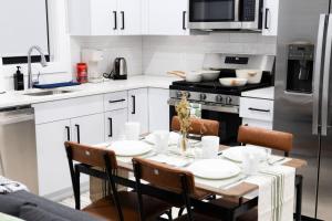 2 Bedroom Apt-City Adventure-Free Parking on Site