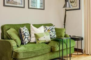 High-End Riverfront 1BR Apt, Prestigious Battersea