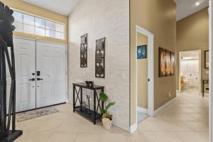 Tropical Vibes Prime La Quinta Location Entertainers Backyard