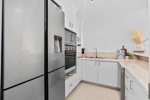 River View Escape Walk to Beach