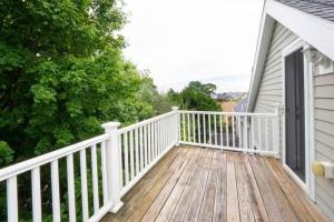Spacious Coastal Townhome Deck and Parking