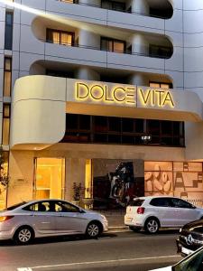 Dolce Vita 1950s on the Sea Point Promenade