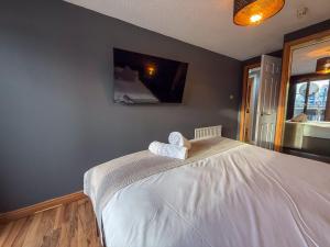 Riverside 1bd - Balcony & Parking Hydro SECC