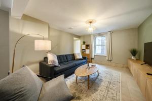 Spacious 2-Bed House with Garden Office