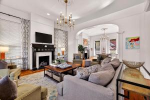 The Squares of Savannah: Chatham by Lucky Savannah