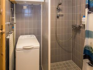 Holiday Home Karhunvartijan pirtti c1 by Interhome