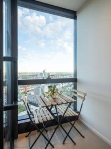 Skyline Suites - Scenic Views, King Bed, Level 39