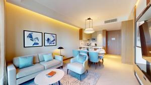 Vacationer Holiday Homes l Elegant 2 Bed l Close to Burj Khalifa l Address Opera