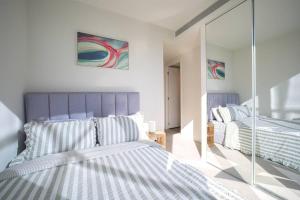 Skyline Suites - Stylish Corner Suite, City Views