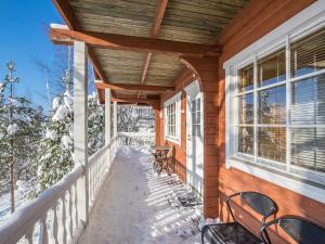 Holiday Home Aurinkoalppi 11a paritalon yläkerta by Interhome