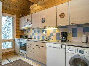 Holiday Home Hallantähti mökki by Interhome