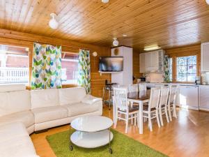 Holiday Home Alppikylä 3a paritalo by Interhome