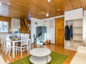 Holiday Home Alppikylä 3a paritalo by Interhome