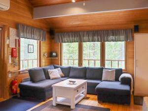 Holiday Home Hyryn herra mökki by Interhome