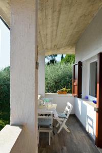 Villa Ulivi Relaxing Home with pool and lake view