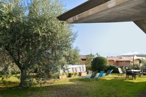 Villa Ulivi Relaxing Home with pool and lake view