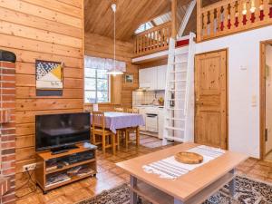 Holiday Home Lomapesä 10a by Interhome