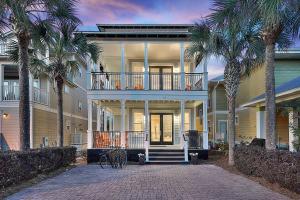 Endless Summer Dream - Cottage Near the Beach with Shared Pool Access