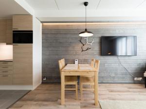 Holiday Home Skisuite 310 by Interhome