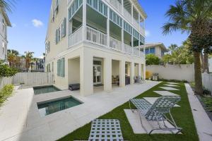 Frangista Jewel - Pet Friendly Luxury Vacation Home Near the Beach with Secluded Pool & Ocean Views