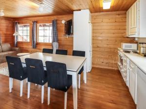 Holiday Home Alppikylä 4a paritalo by Interhome