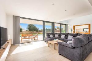 Villa Bonavista by Villa Plus