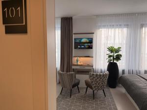 Salt & Smoky Boutique Rooms