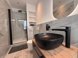 Salt & Smoky Boutique Rooms