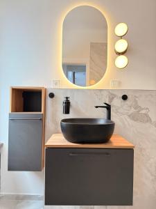 Salt & Smoky Boutique Rooms