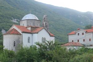 Lavender Bay Apartments D3 or D5 I by Andreas Crivellaro