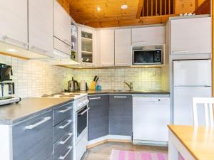 Holiday Home Tunturikettu by Interhome