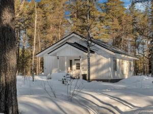 Holiday Home Huvikumpu by Interhome
